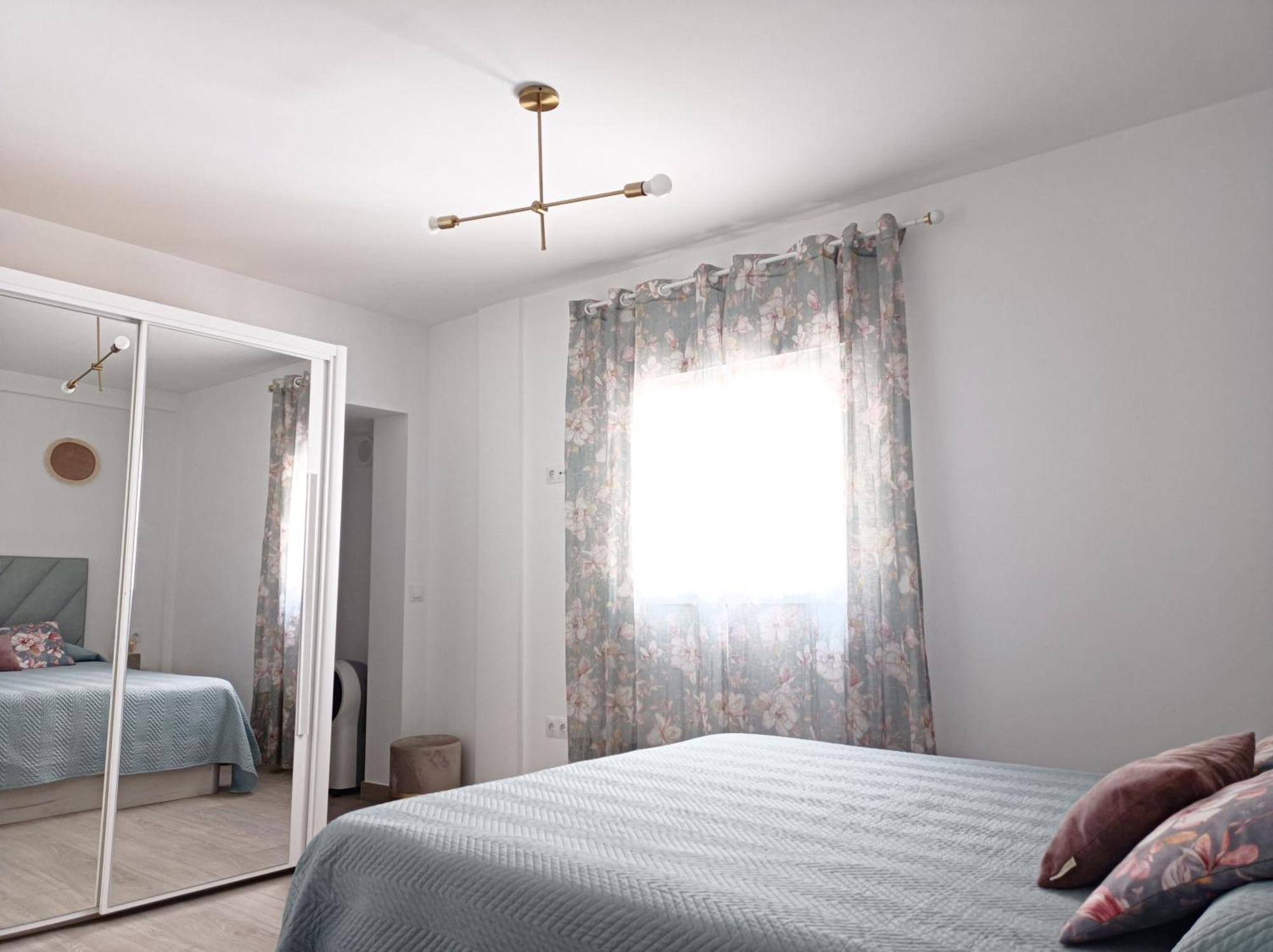 Apartamento Entero Con Solarium En Sabinillas, Con Piscina Y Al Lado Del Puerto De La Duquesa Манилва Екстериор снимка